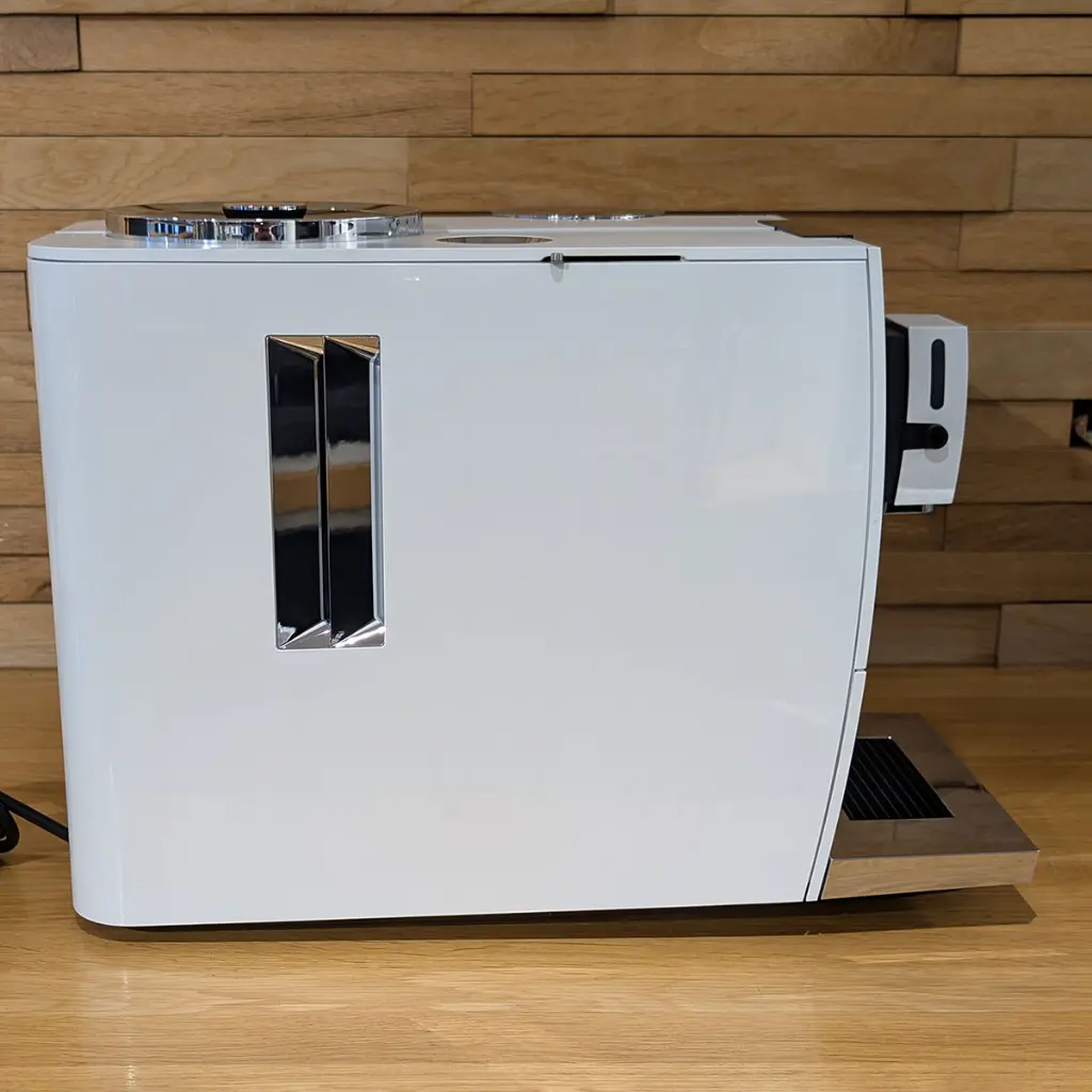 Jura-Ena8-PianoWhite-links.webp